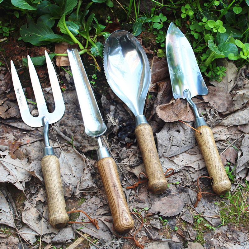 طقم أدوات حدائق من الفولاذ الم - مراجعة Gardening Tools Wooden وسعره