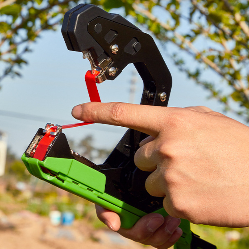 آلة ربط أغصان النباتات يدويًا  - مراجعة Gardening Tools Essential وسعره